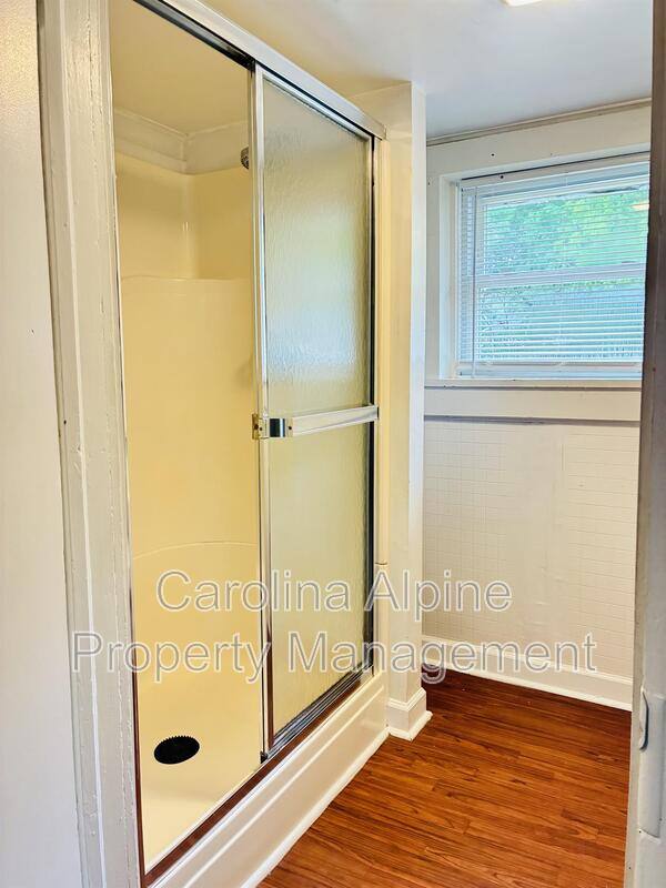 Apartment for rent at 408 Leland, Charlotte, NC 28214