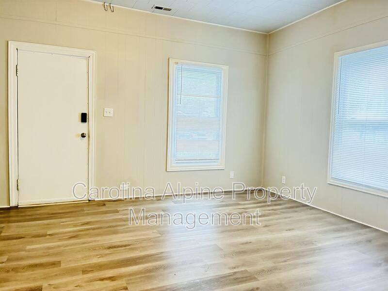 Apartment for rent at 408 Leland, Charlotte, NC 28214