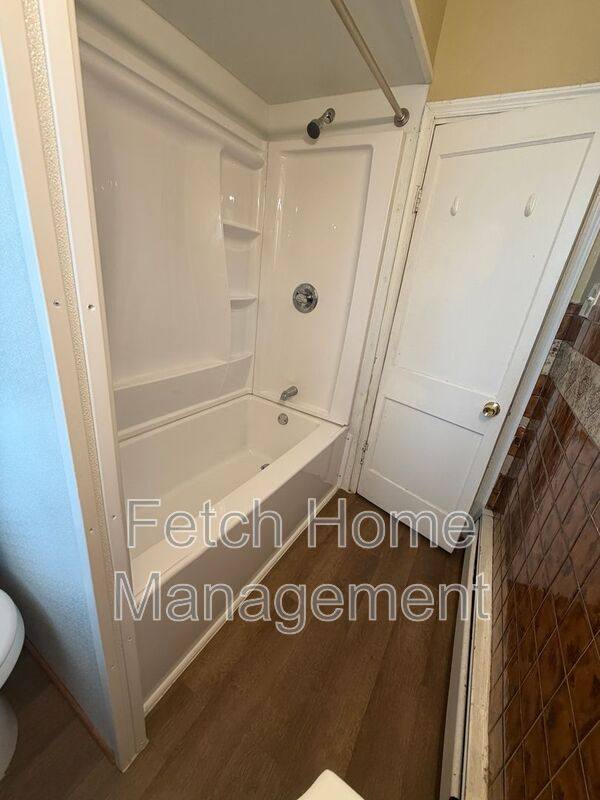 Apartment for rent at 1027 E Market St #2, York, PA 17403