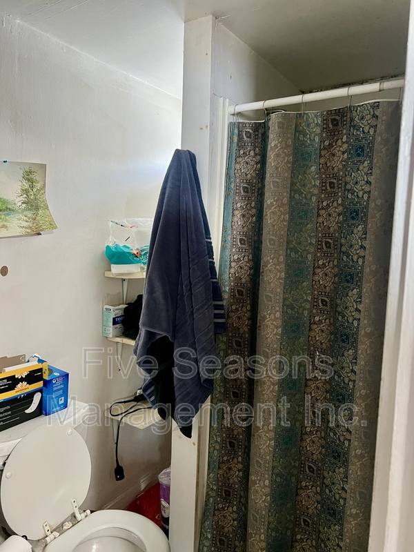 Apartment for rent at 19 Grant St #7, Burlington, VT 05401