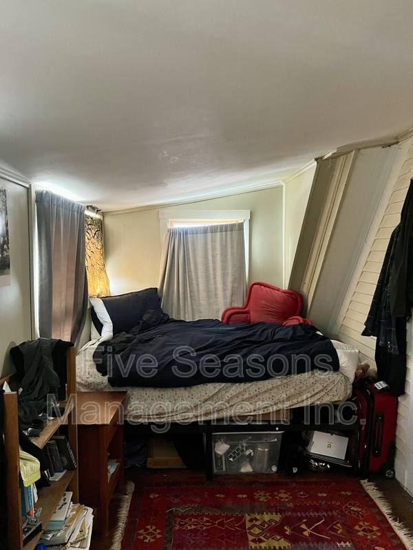 Apartment for rent at 19 Grant St #7, Burlington, VT 05401