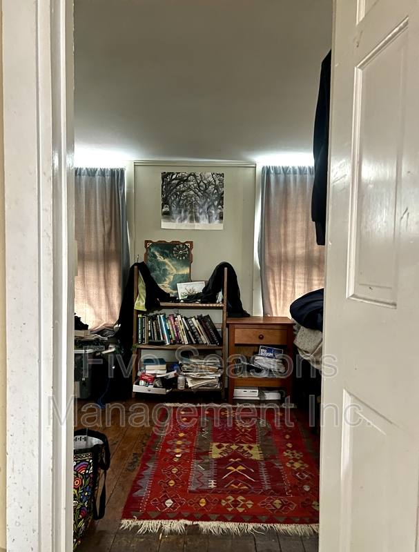 Apartment for rent at 19 Grant St #7, Burlington, VT 05401