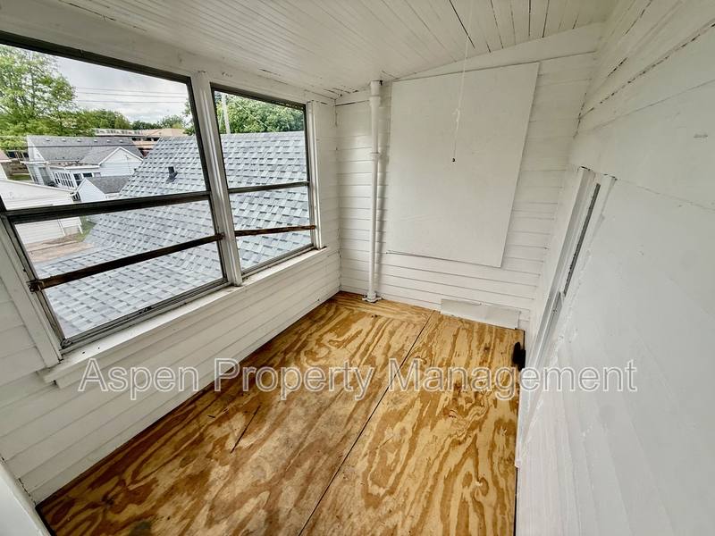 Apartment for rent at 1111 S 7th St #2, Burlington, IA 52601