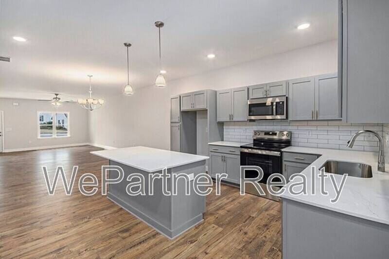 Townhouse for rent at 144 Crest Pointe, Bremen, GA 30110