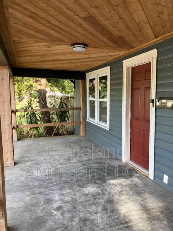 House for rent at 1934 30th Ave N, Saint Petersburg, FL 33713