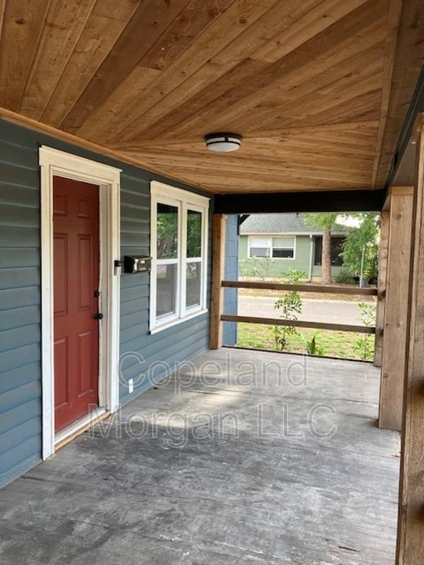 House for rent at 1934 30th Ave N, Saint Petersburg, FL 33713
