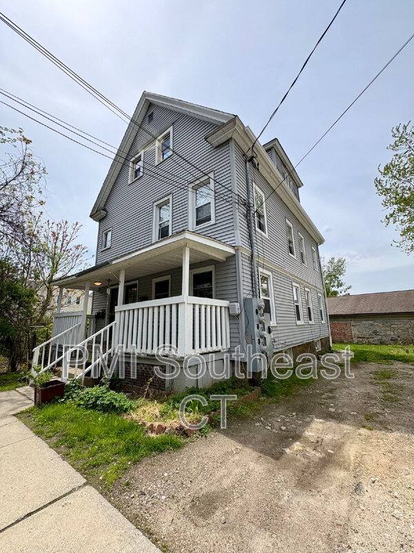 Apartment for rent at 7 Griswold Court #3, New London, CT 06320