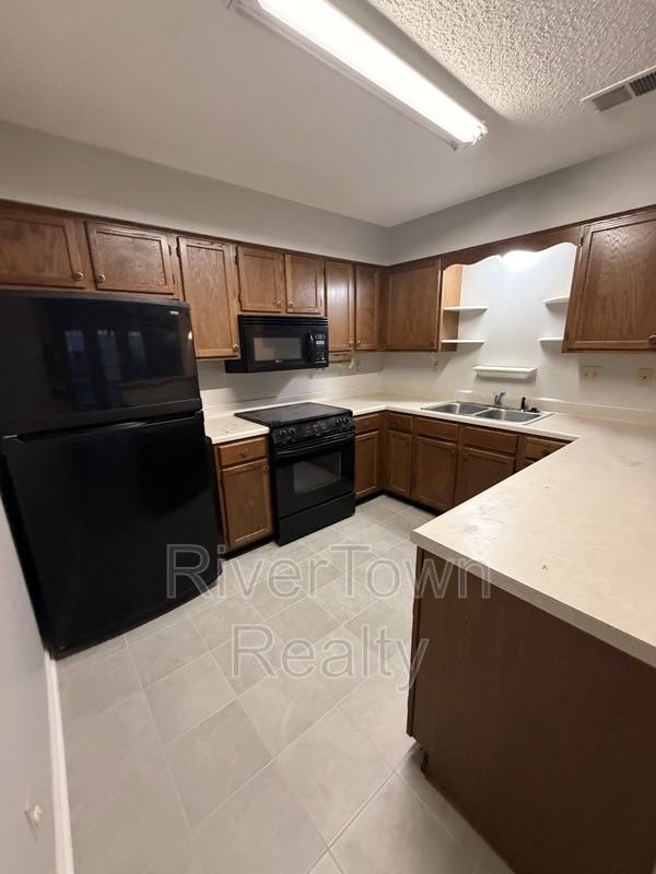 Townhouse for rent at 1648 Beaver Trail Dr, Cordova, TN 38016
