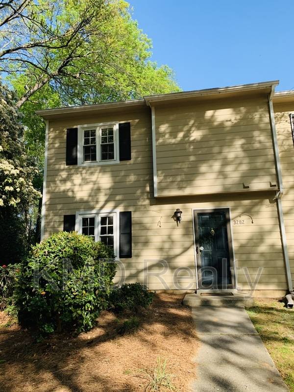 Townhouse for rent at 3282 Heathstead Place, Charlotte, NC 28210