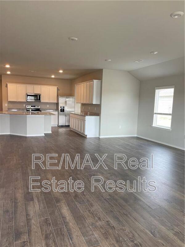 House for rent at 806 Comanche Dr, Gentry, AR 72734
