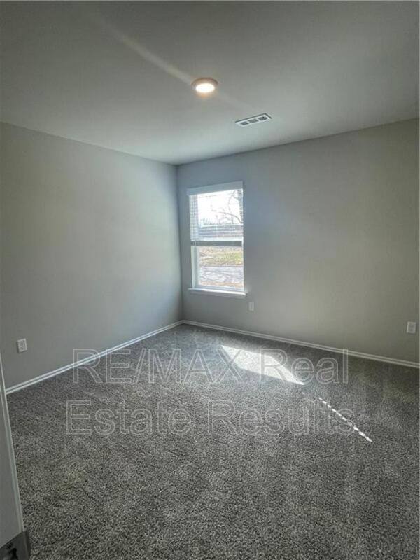 House for rent at 806 Comanche Dr, Gentry, AR 72734