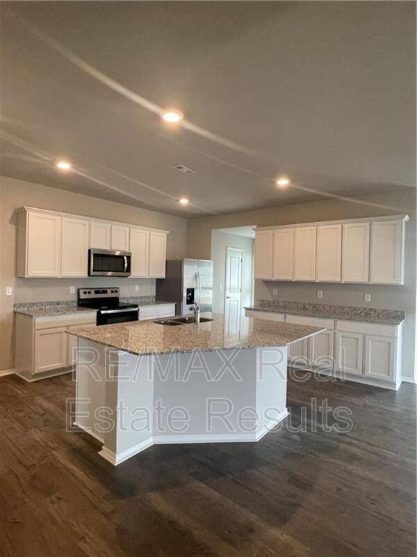 House for rent at 806 Comanche Dr, Gentry, AR 72734