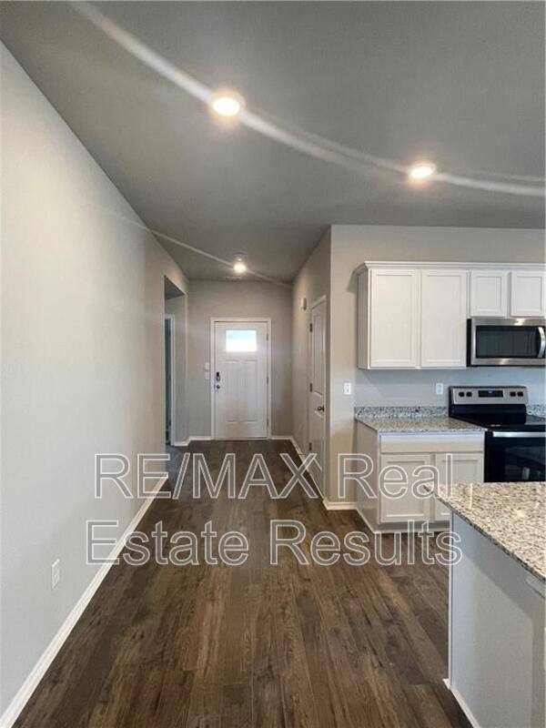 House for rent at 806 Comanche Dr, Gentry, AR 72734