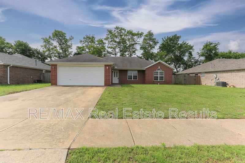 House for rent at 2505 SW 20th St, Bentonville, AR 72713