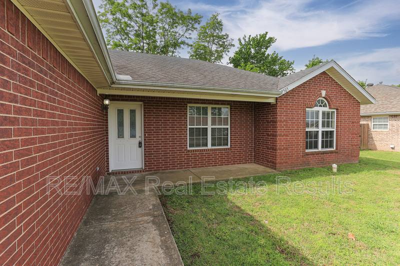 House for rent at 2505 SW 20th St, Bentonville, AR 72713