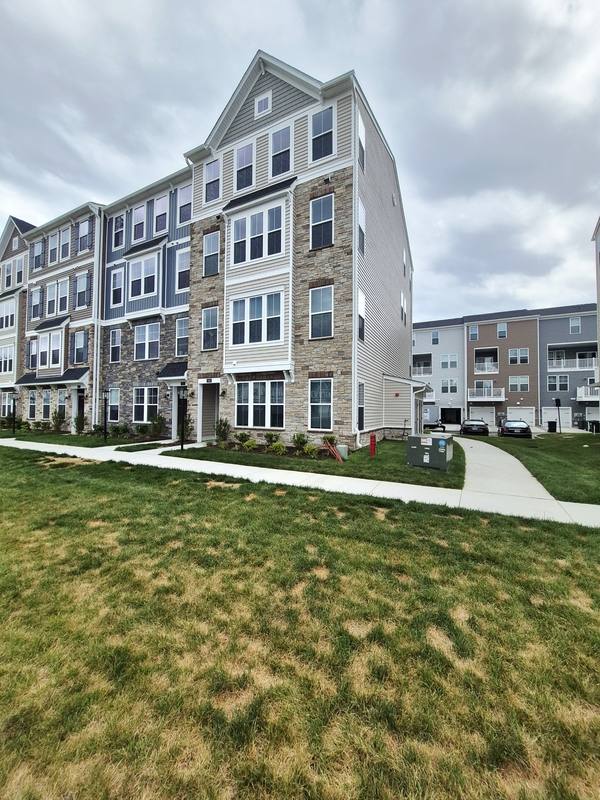Townhouse for rent at 648 Brookwood Glen Terrace #B, Glen Allen, VA 23060