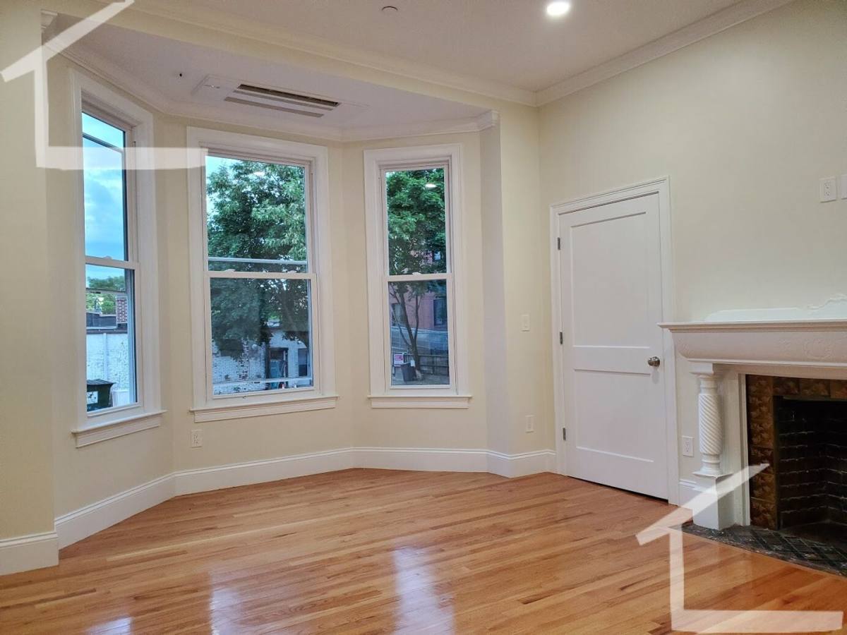 Apartment for rent at 12 Harris St #101, Brookline, MA 02446