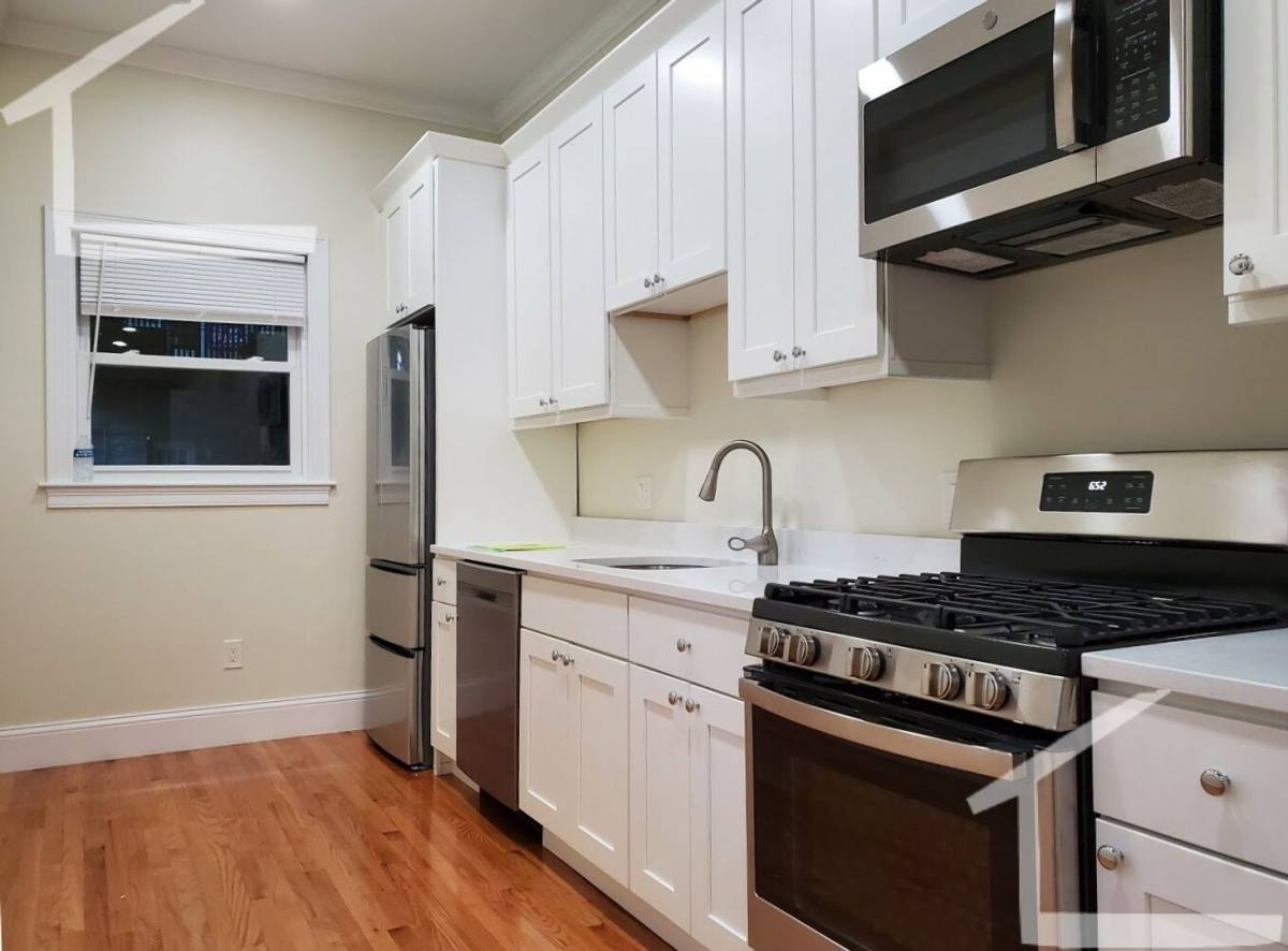 Apartment for rent at 12 Harris St #101, Brookline, MA 02446