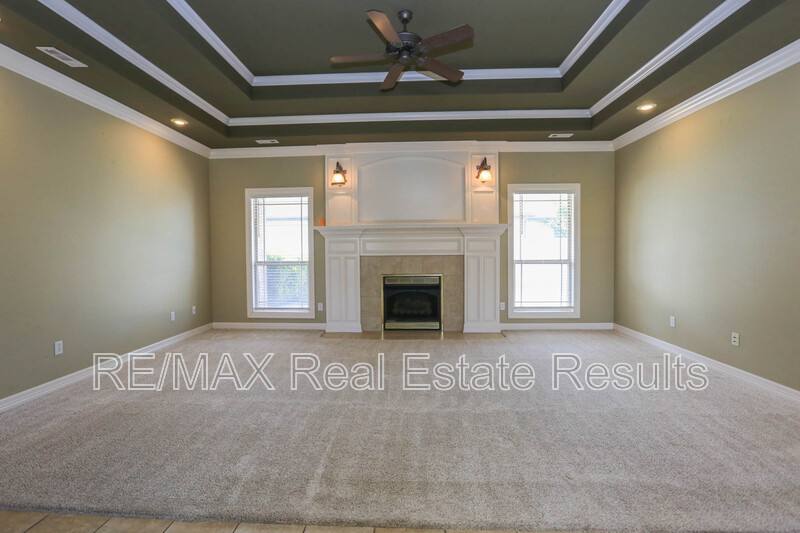 House for rent at 5602 S Bent Tree Dr, Rogers, AR 72758