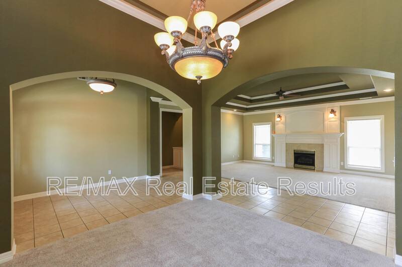 House for rent at 5602 S Bent Tree Dr, Rogers, AR 72758