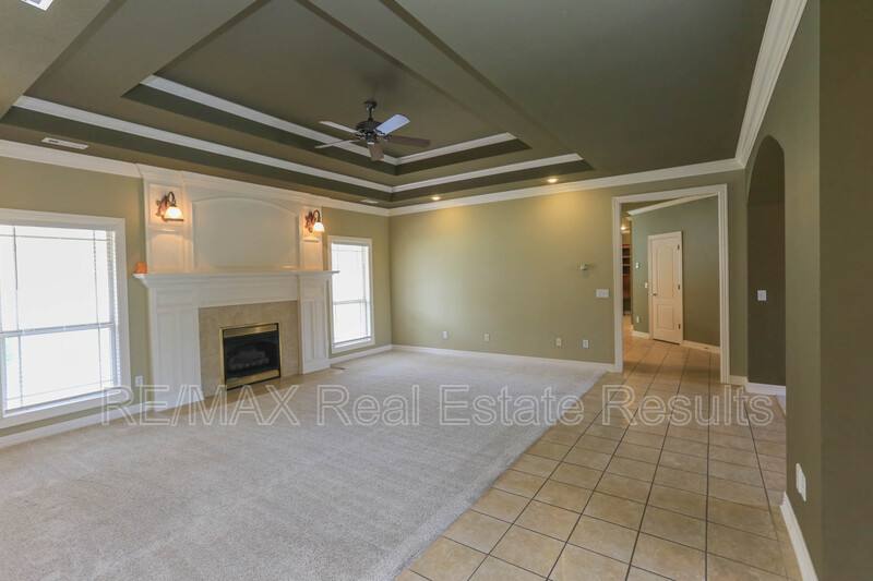 House for rent at 5602 S Bent Tree Dr, Rogers, AR 72758