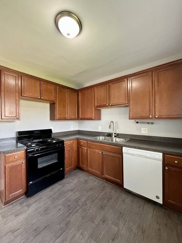 Apartment for rent at 160-LABADIE #1, Wyandotte, MI 48192