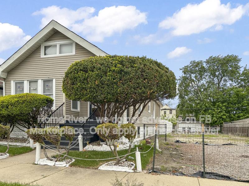 House for rent at 10046 S Perry Ave, Chicago, IL 60628