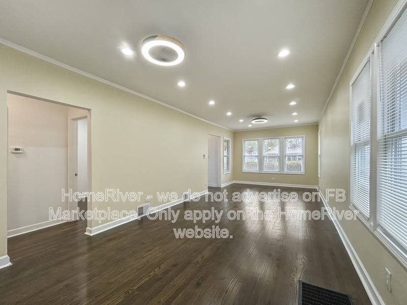 House for rent at 10046 S Perry Ave, Chicago, IL 60628