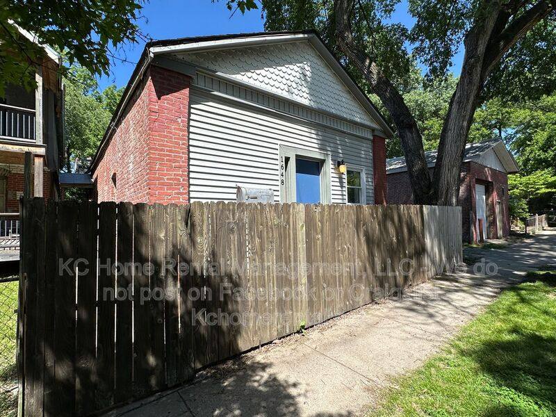 House for rent at 1648 Jefferson St, Kansas City, MO 64108