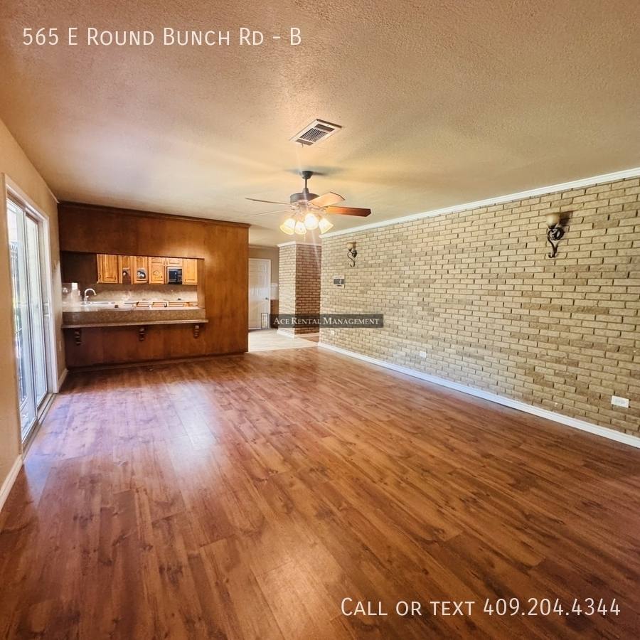 Apartment for rent at 565 E Round Bunch Rd #B, Bridge City, TX 77611