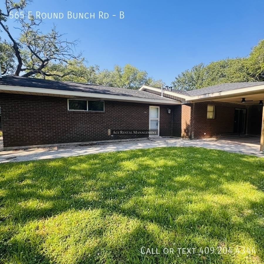 Apartment for rent at 565 E Round Bunch Rd #B, Bridge City, TX 77611