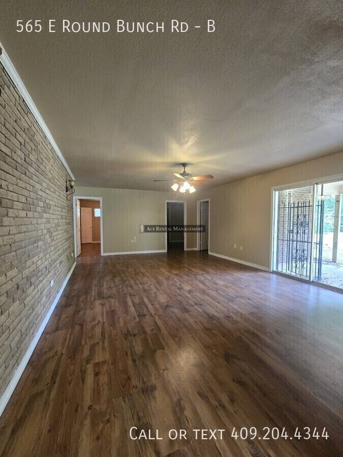 Apartment for rent at 565 E Round Bunch Rd #B, Bridge City, TX 77611