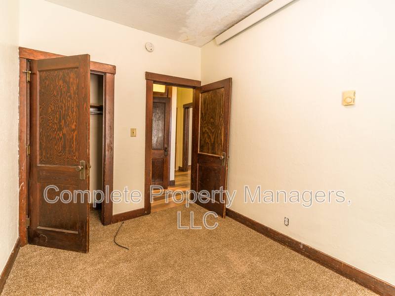 Apartment for rent at 325 E Washington St #2, Mankato, MN 56001