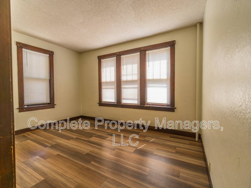 Apartment for rent at 325 E Washington St #2, Mankato, MN 56001