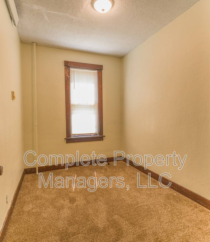 Apartment for rent at 325 E Washington St #2, Mankato, MN 56001