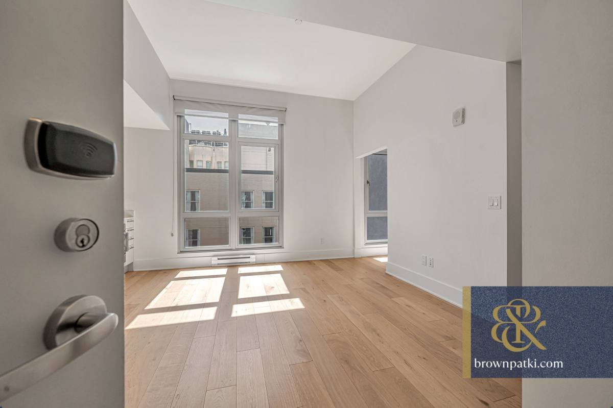 Apartment for rent at 1075 Market St #807I, San Francisco, CA 94103