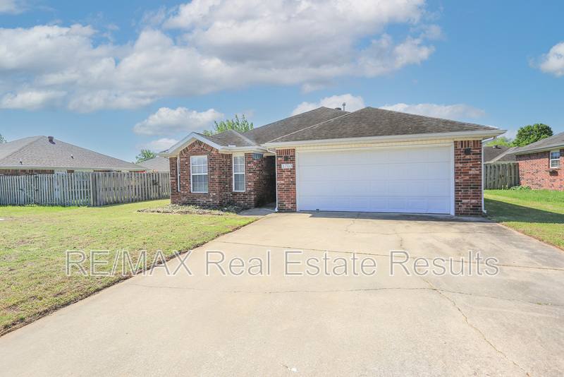 Apartment for rent at 3703 SW Carriageway Ave, Bentonville, AR 72712