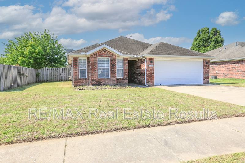 Apartment for rent at 3703 SW Carriageway Ave, Bentonville, AR 72712