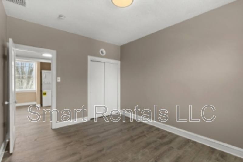 Apartment for rent at 4205 Ellenwood Ave #202, Saint Louis, MO 63116