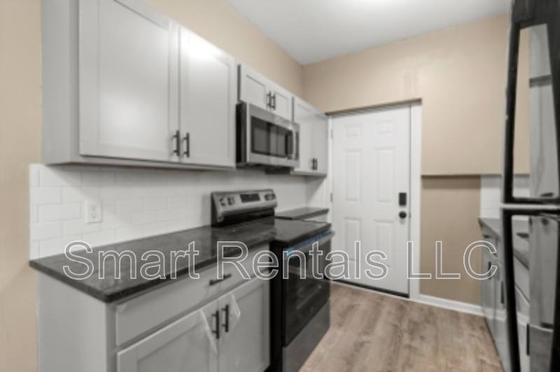 Apartment for rent at 4205 Ellenwood Ave #202, Saint Louis, MO 63116