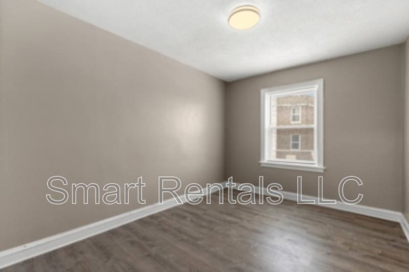 Apartment for rent at 4205 Ellenwood Ave #202, Saint Louis, MO 63116