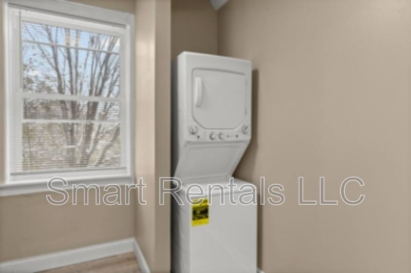 Apartment for rent at 4205 Ellenwood Ave #202, Saint Louis, MO 63116