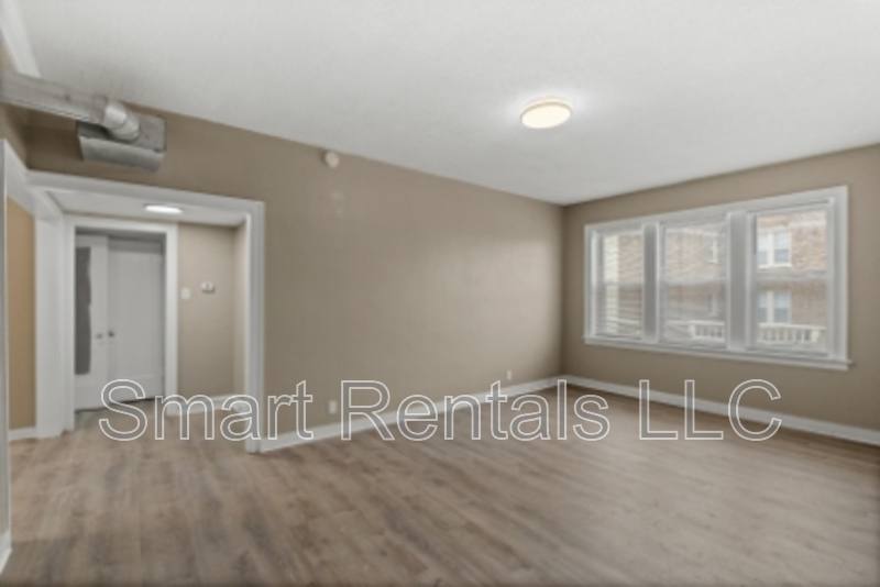 Apartment for rent at 4205 Ellenwood Ave #202, Saint Louis, MO 63116
