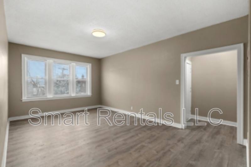 Apartment for rent at 4205 Ellenwood Ave #202, Saint Louis, MO 63116