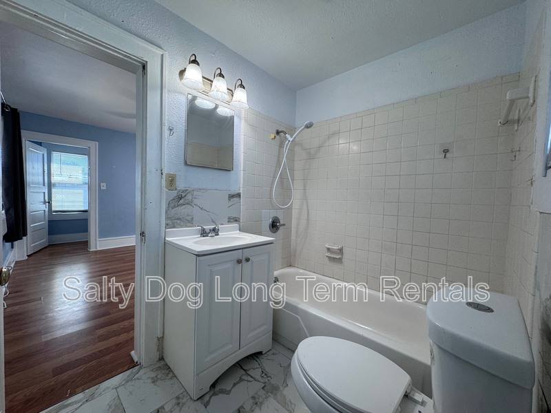Apartment for rent at 438 N Grandview Ave, Daytona Beach, FL 32118
