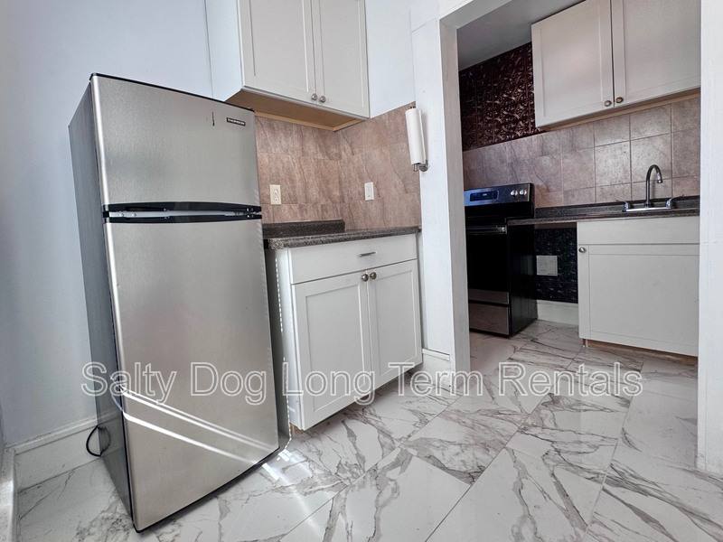 Apartment for rent at 438 N Grandview Ave, Daytona Beach, FL 32118
