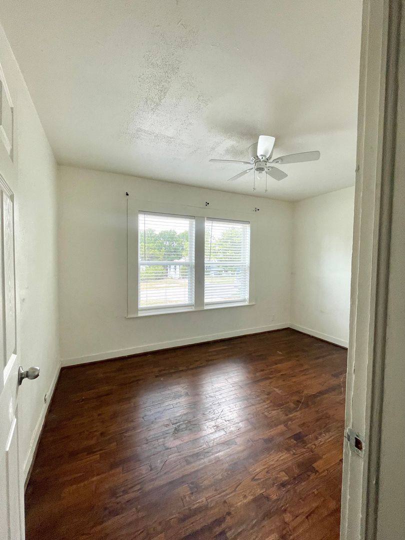 House for rent at 2002 Dudley Ave, Dallas, TX 75203