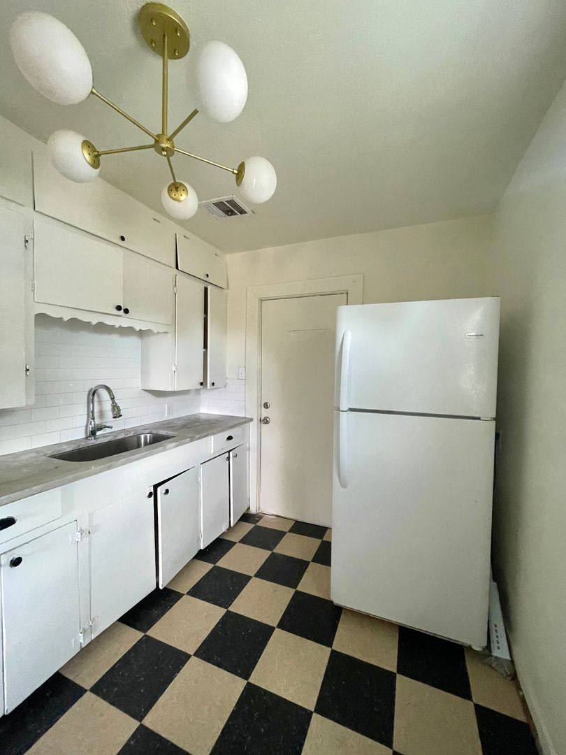 House for rent at 2002 Dudley Ave, Dallas, TX 75203