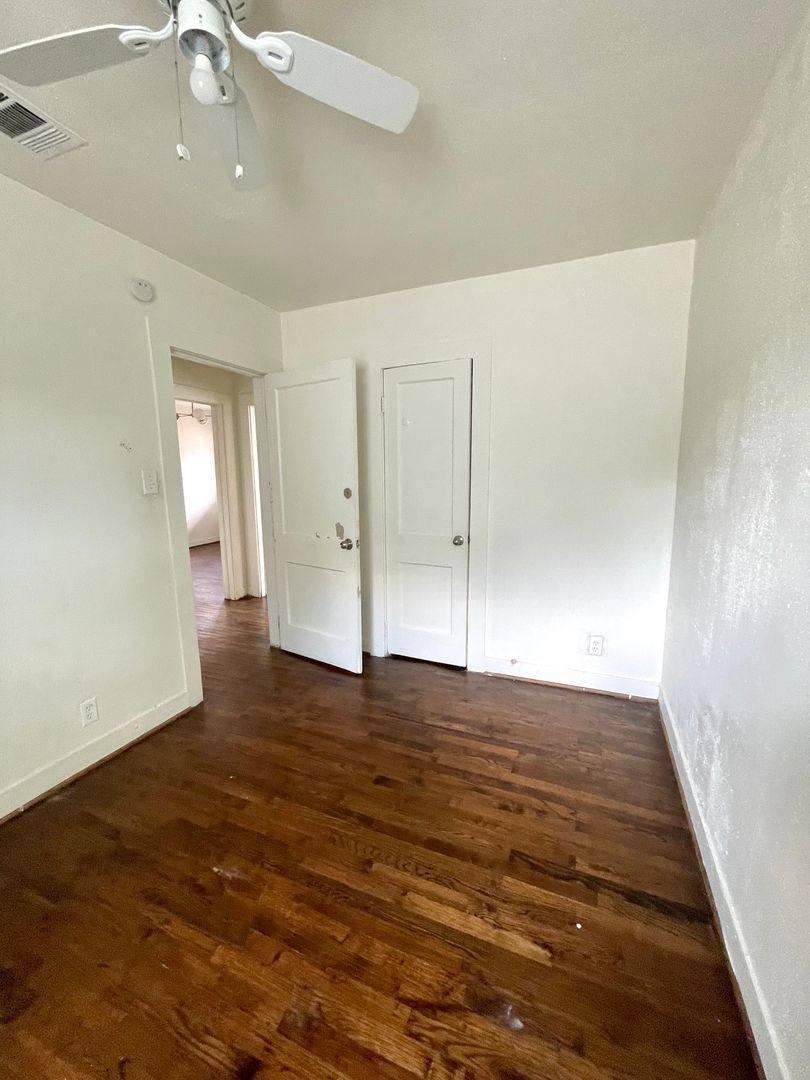 House for rent at 2002 Dudley Ave, Dallas, TX 75203