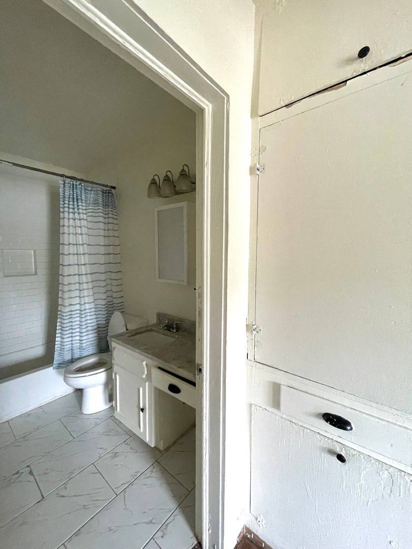 House for rent at 2002 Dudley Ave, Dallas, TX 75203